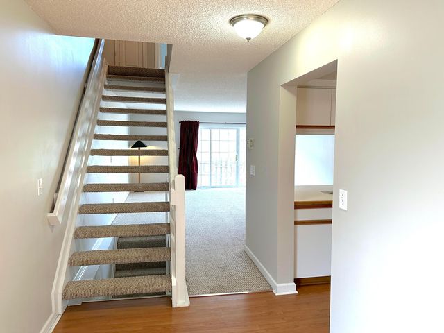 1999 Jasper Lane, 24A, Hilliard, OH 43026