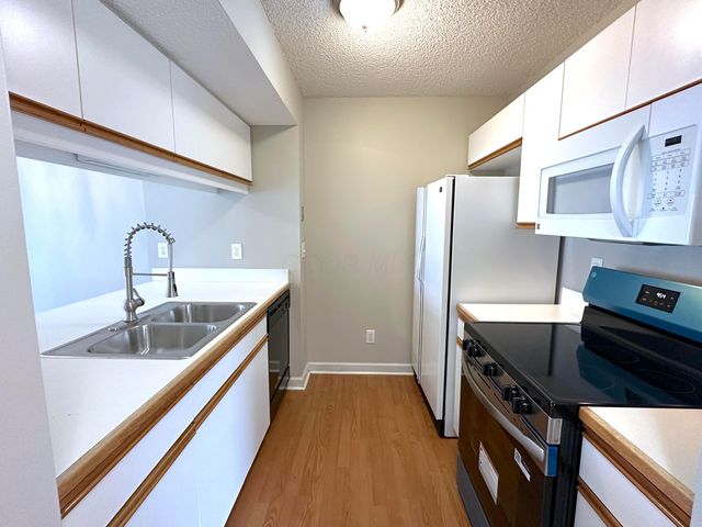 1999 Jasper Lane, 24A, Hilliard, OH 43026