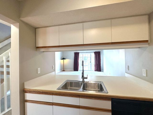 1999 Jasper Lane, 24A, Hilliard, OH 43026