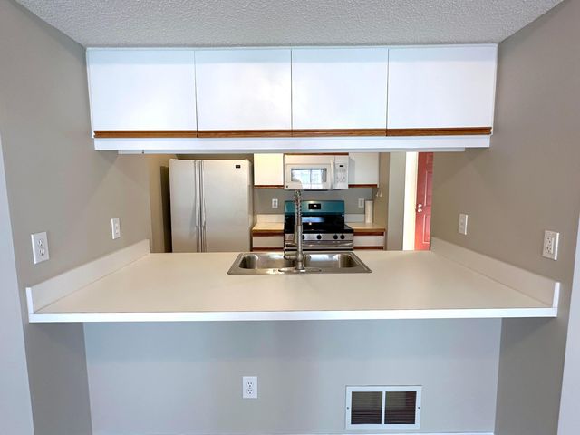 1999 Jasper Lane, 24A, Hilliard, OH 43026