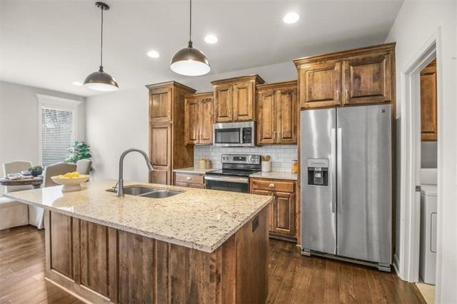 2621 NE Sonora Valley Drive, Blue Springs, MO 64014