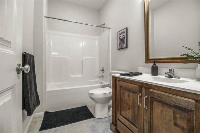 2621 NE Sonora Valley Drive, Blue Springs, MO 64014