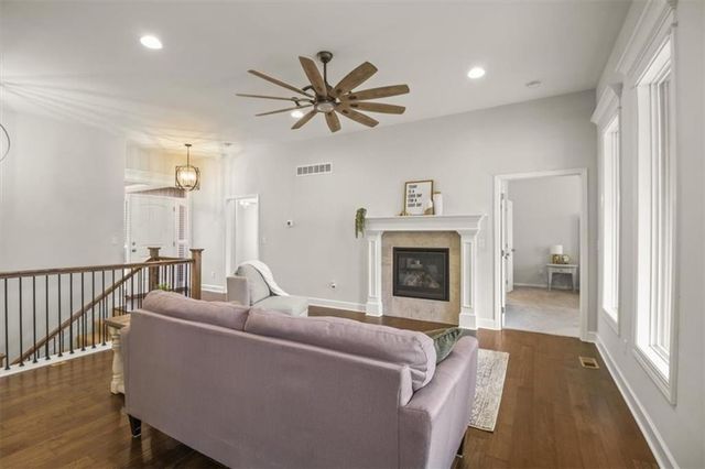 2621 NE Sonora Valley Drive, Blue Springs, MO 64014