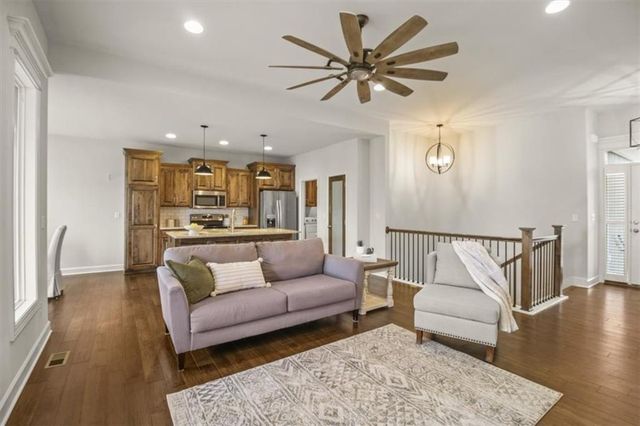 2621 NE Sonora Valley Drive, Blue Springs, MO 64014