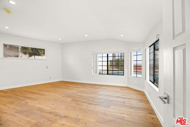 2254 Stradella Road, Los Angeles, CA 90077