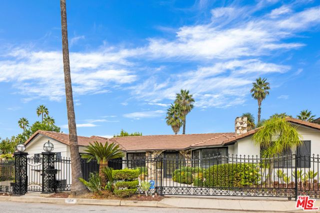 2254 Stradella Road, Los Angeles, CA 90077