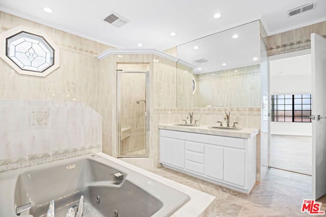 2254 Stradella Road, Los Angeles, CA 90077