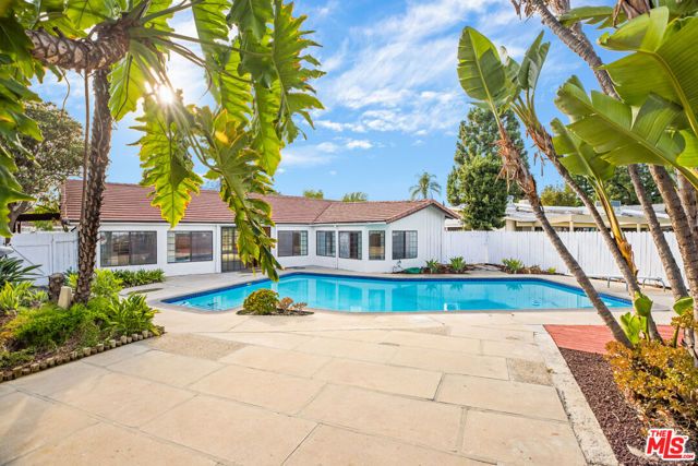 2254 Stradella Road, Los Angeles, CA 90077