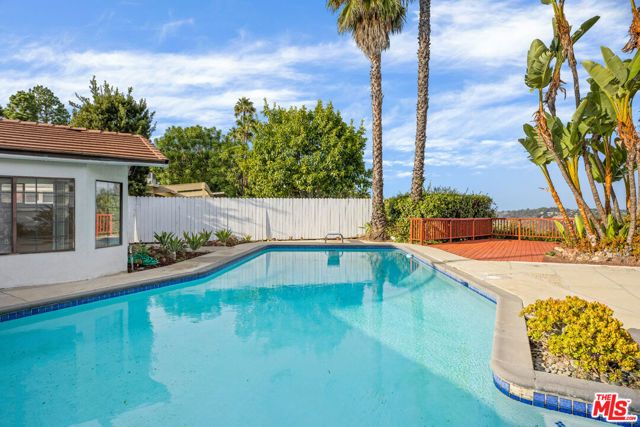 2254 Stradella Road, Los Angeles, CA 90077