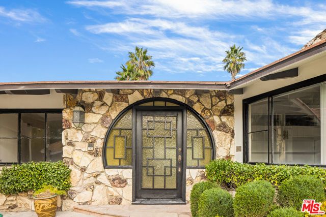 2254 Stradella Road, Los Angeles, CA 90077