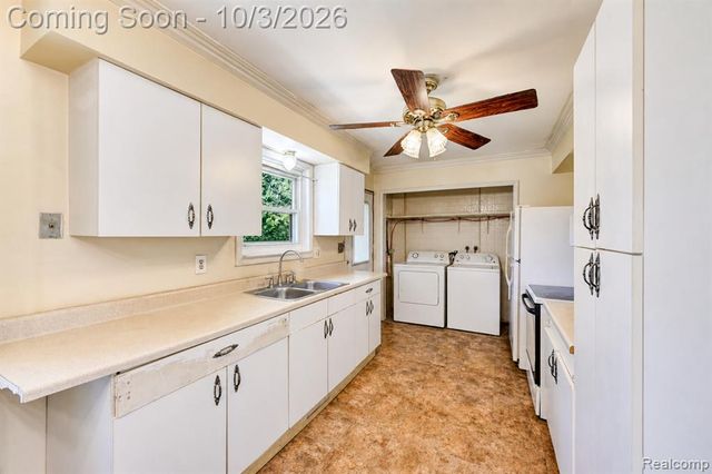 207 East Road, Holly, MI 48442