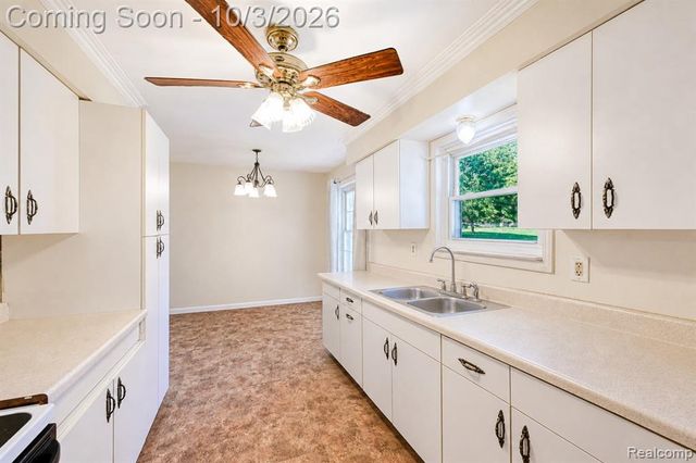 207 East Road, Holly, MI 48442