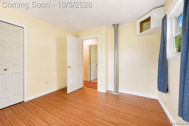 207 East Road, Holly, MI 48442