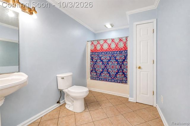 207 East Road, Holly, MI 48442