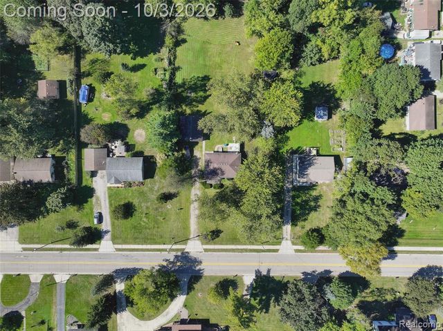 207 East Road, Holly, MI 48442