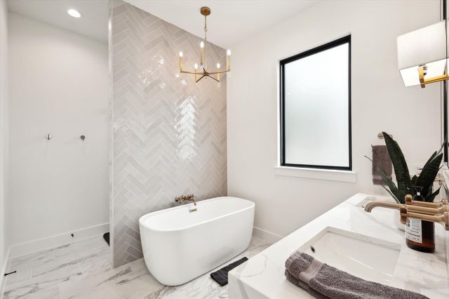 1100 Creekview Cove, Strawn, TX 76475