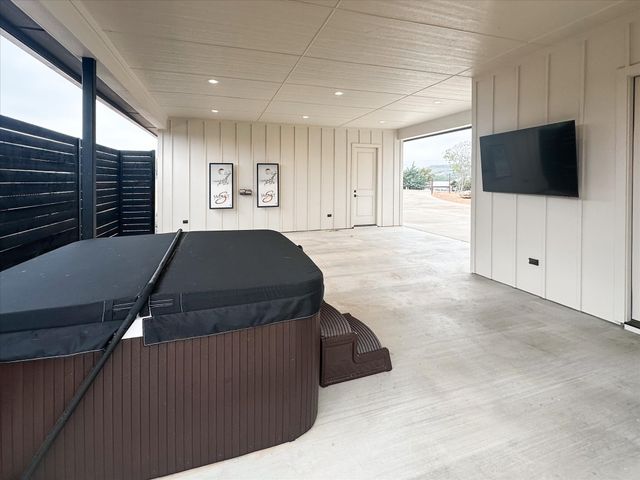 1100 Creekview Cove, Strawn, TX 76475