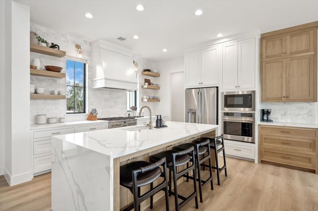 1100 Creekview Cove, Strawn, TX 76475