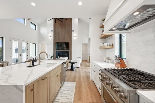 1100 Creekview Cove, Strawn, TX 76475