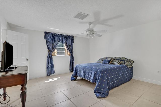 501 11th ST NW, Naples, FL 34120