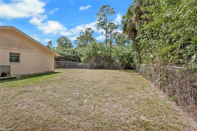 501 11th ST NW, Naples, FL 34120