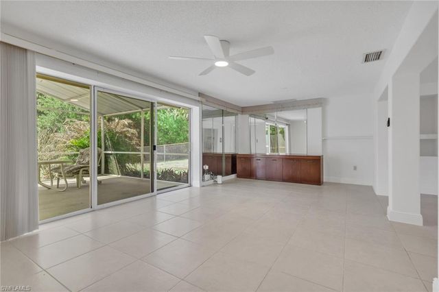 501 11th ST NW, Naples, FL 34120