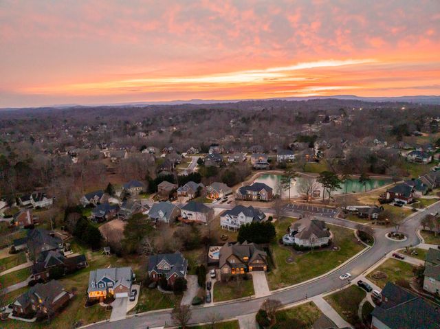 8956 Wandering Way, Ooltewah, TN 37363