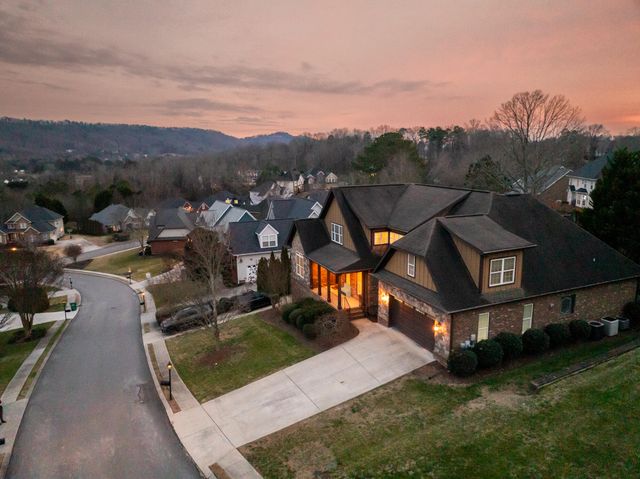 8956 Wandering Way, Ooltewah, TN 37363