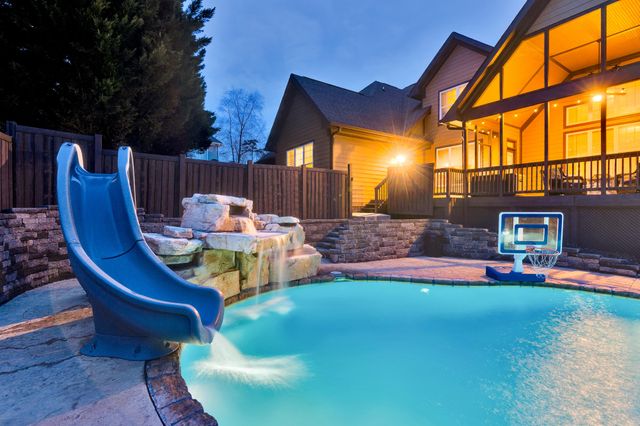 8956 Wandering Way, Ooltewah, TN 37363