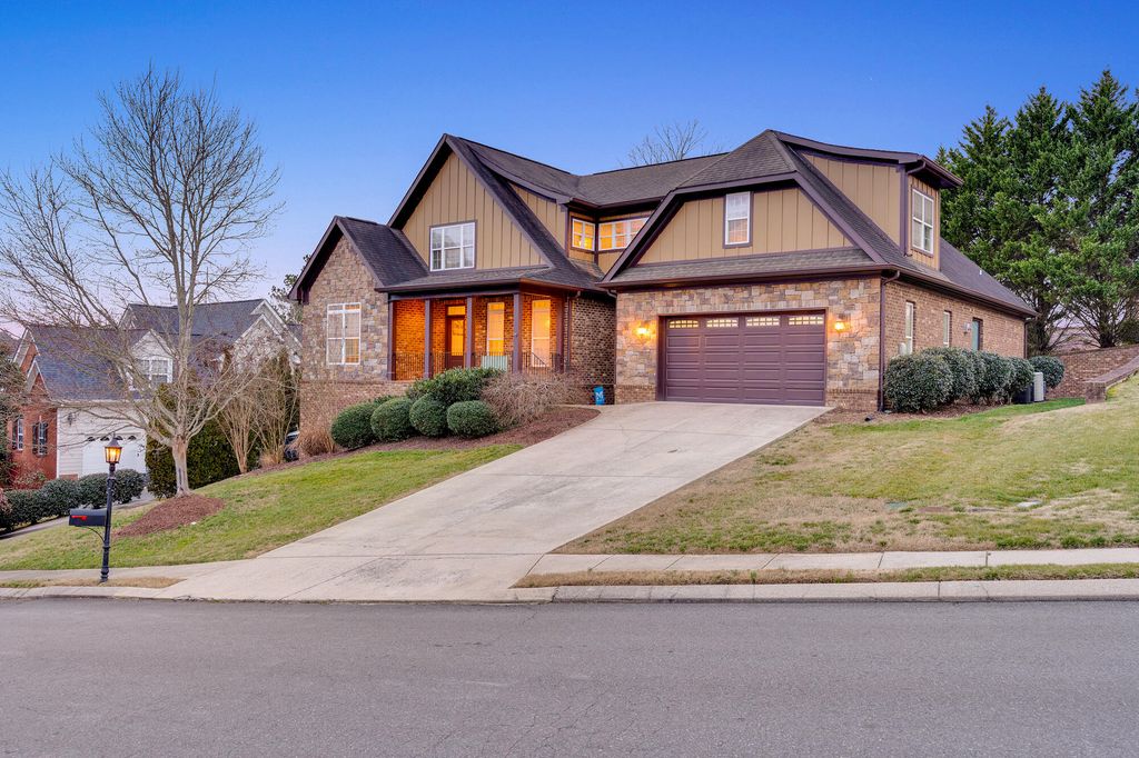 8956 Wandering Way, Ooltewah, TN 37363