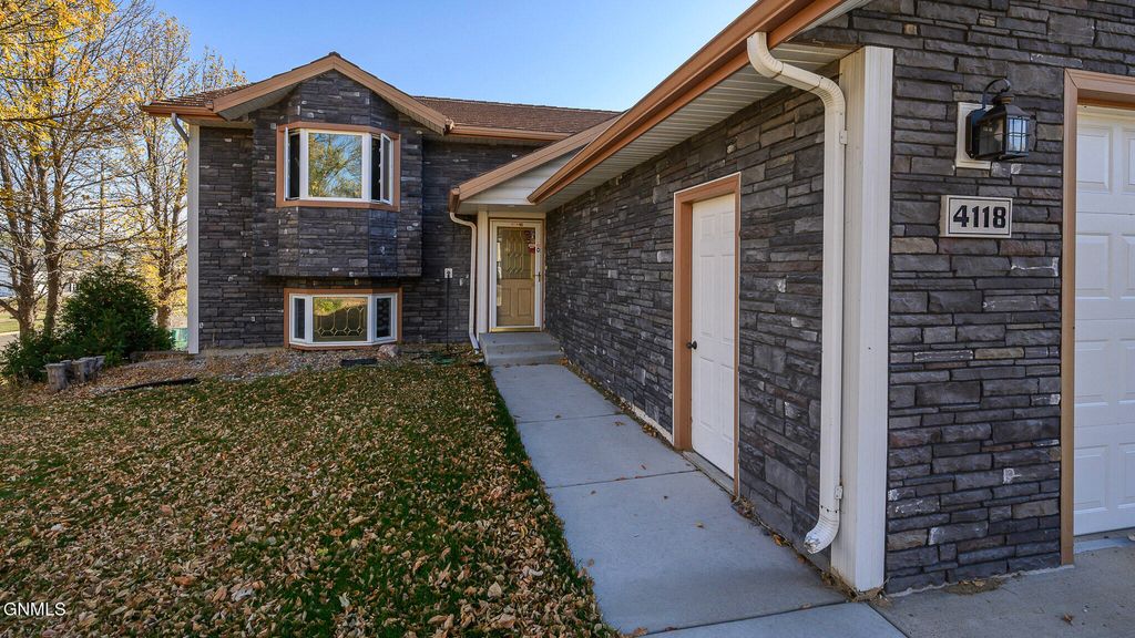 4118 34th Avenue NW, Mandan, ND 58554 photo 2