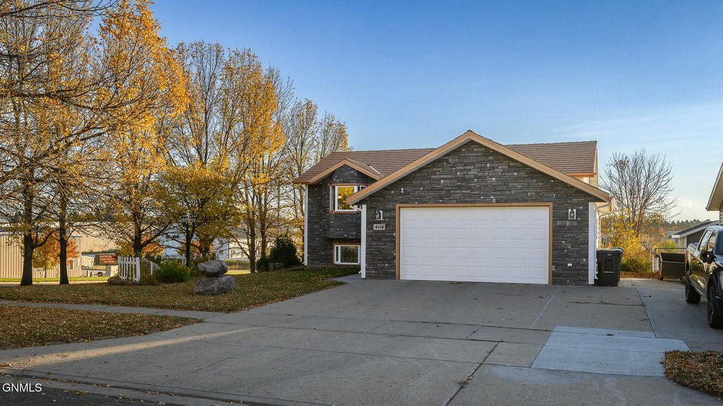 4118 34th Avenue NW, Mandan, ND 58554 photo 3