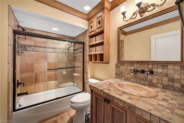 667 Bridgeway LN, Naples, FL 34108