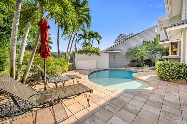 667 Bridgeway LN, Naples, FL 34108