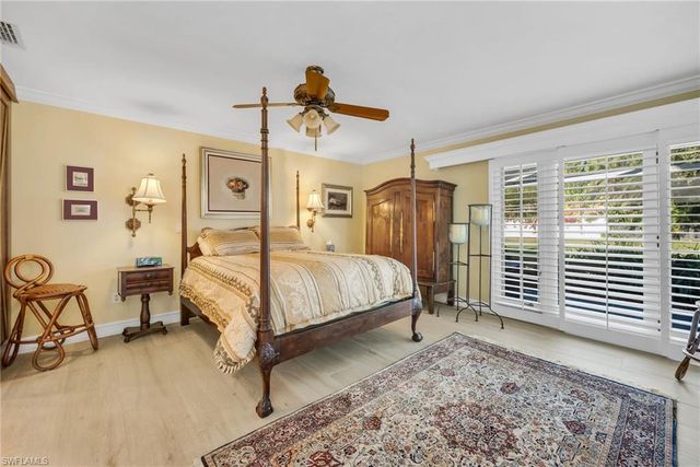 667 Bridgeway LN, Naples, FL 34108