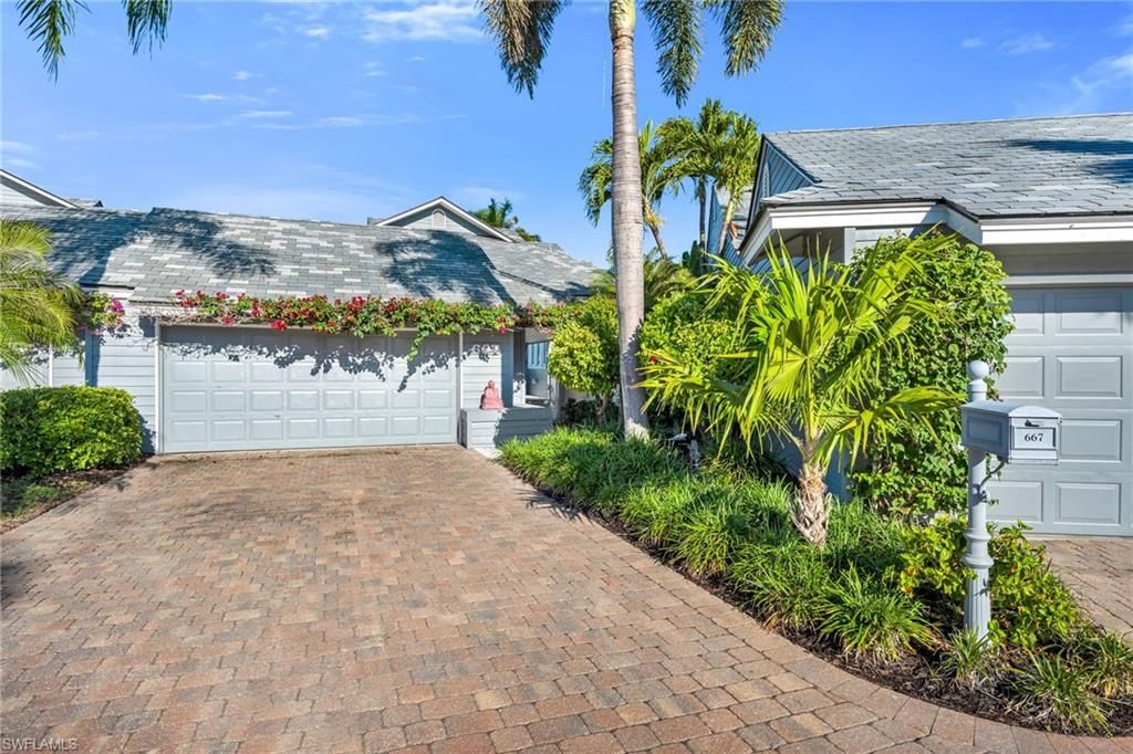 667 Bridgeway LN, Naples, FL 34108