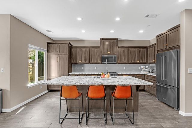 436 Louie Ave, Lodi, CA 95240