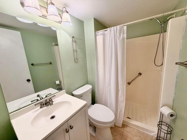 120 Lake Evelyn Drive, West Palm Beach, FL 33411