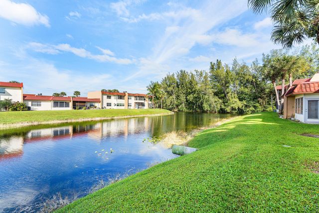 120 Lake Evelyn Drive, West Palm Beach, FL 33411