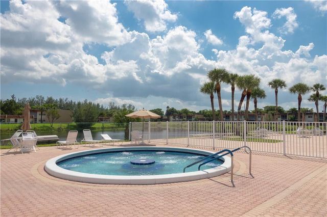 120 Lake Evelyn Drive, West Palm Beach, FL 33411