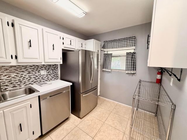 120 Lake Evelyn Drive, West Palm Beach, FL 33411