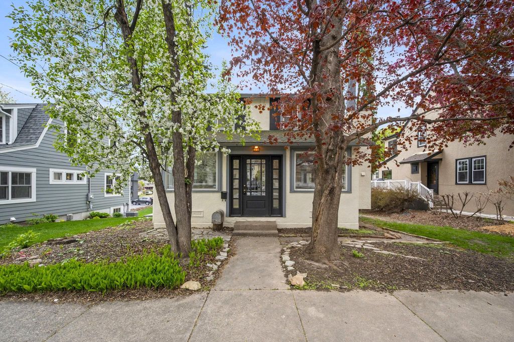 35 Center Street, Excelsior, MN 55331