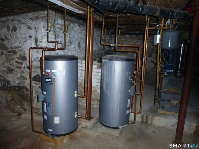 104 Mount Pleasant Street, Norwich, CT 06360