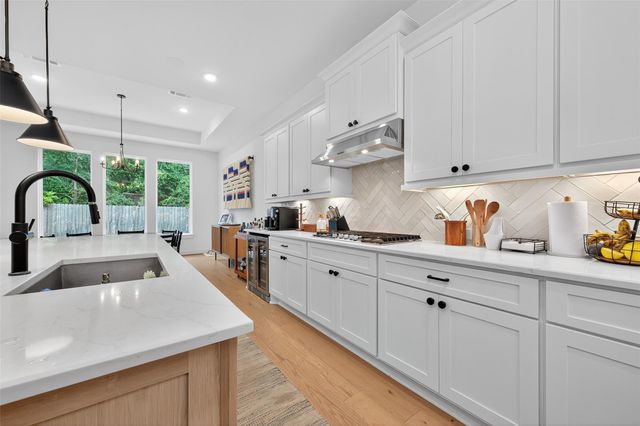 9722 Dani Lake Drive, Tomball, TX 77375