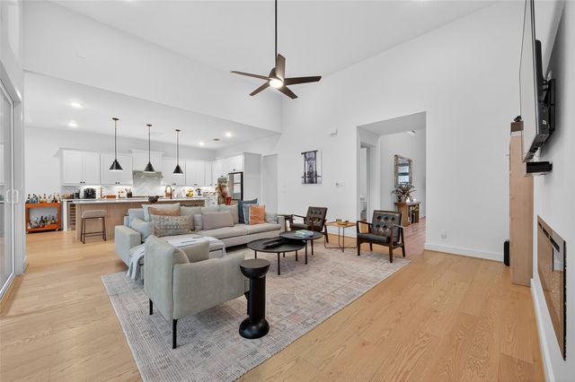 9722 Dani Lake Drive, Tomball, TX 77375