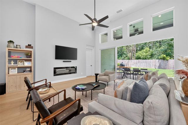 9722 Dani Lake Drive, Tomball, TX 77375