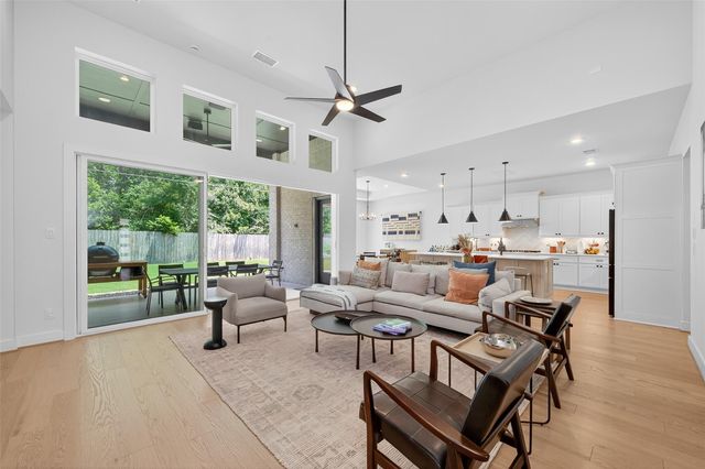 9722 Dani Lake Drive, Tomball, TX 77375