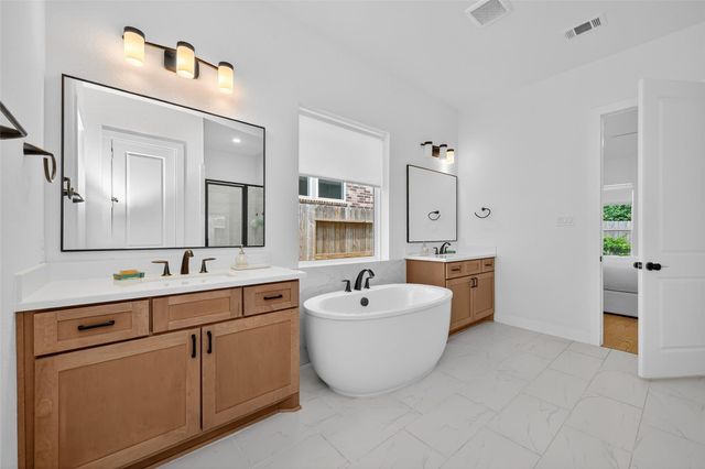 9722 Dani Lake Drive, Tomball, TX 77375