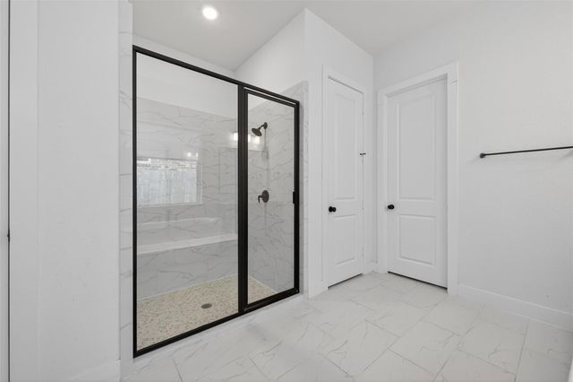 9722 Dani Lake Drive, Tomball, TX 77375