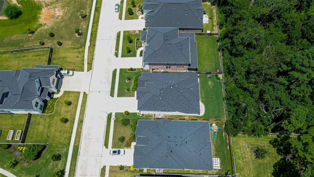 9722 Dani Lake Drive, Tomball, TX 77375